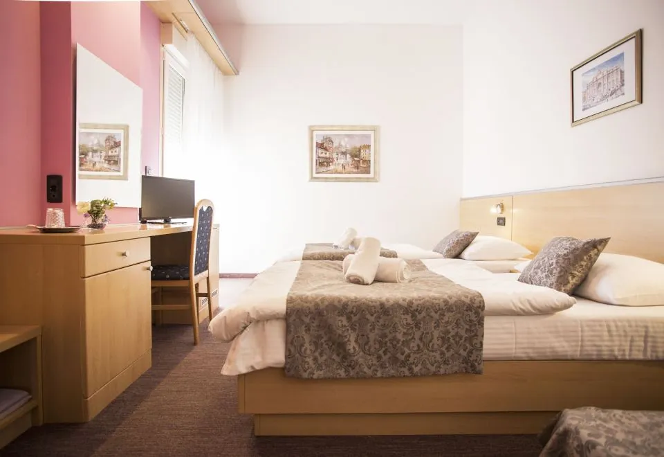 Hotel More