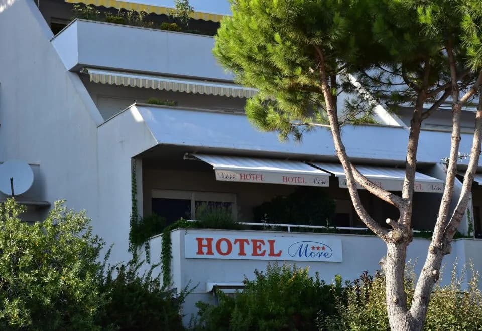 Hotel More