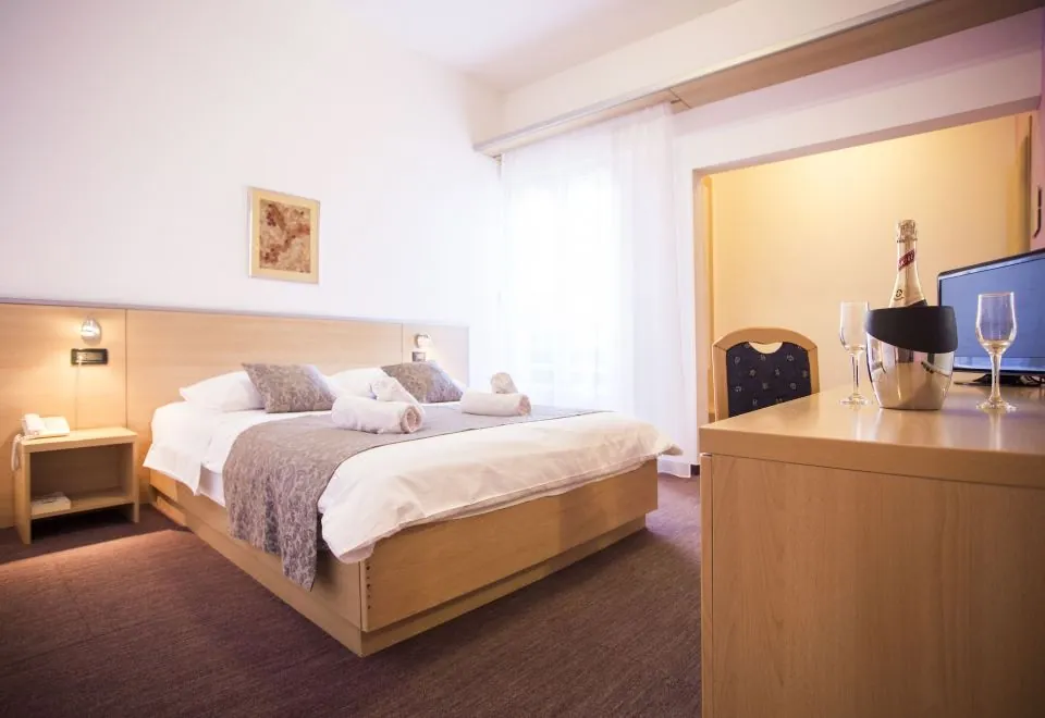Hotel More