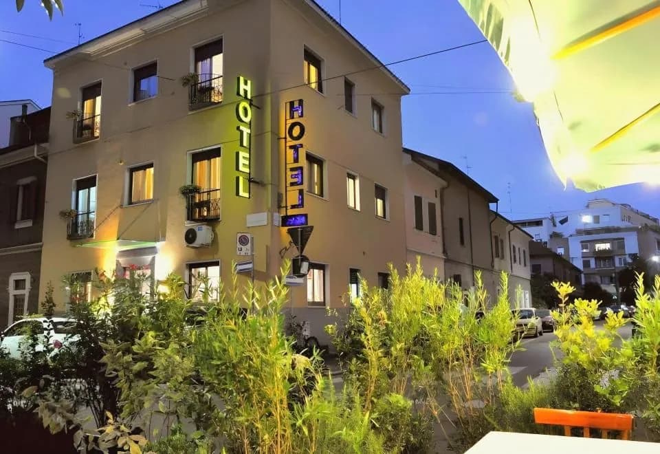 Hotel Dover