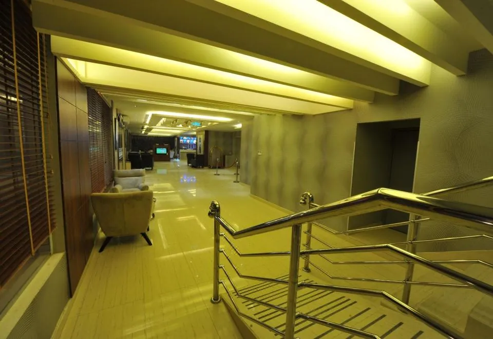 Al Janadriyah Suites 7