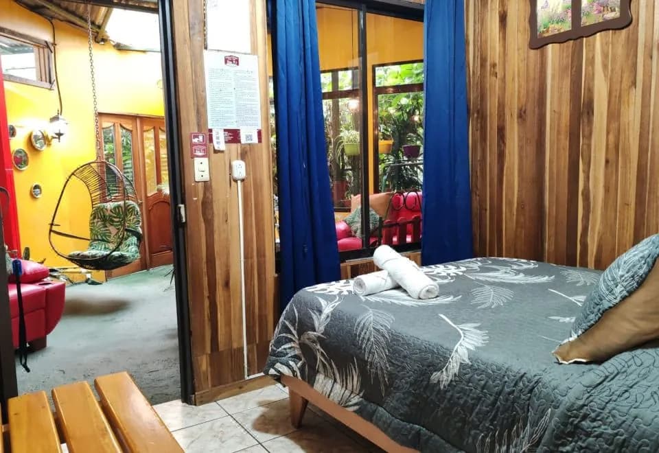 Cabinas El Pueblo B&B Monteverde