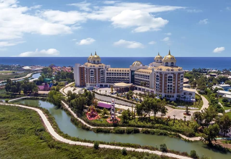 Delphin BE Grand Resort Guntur