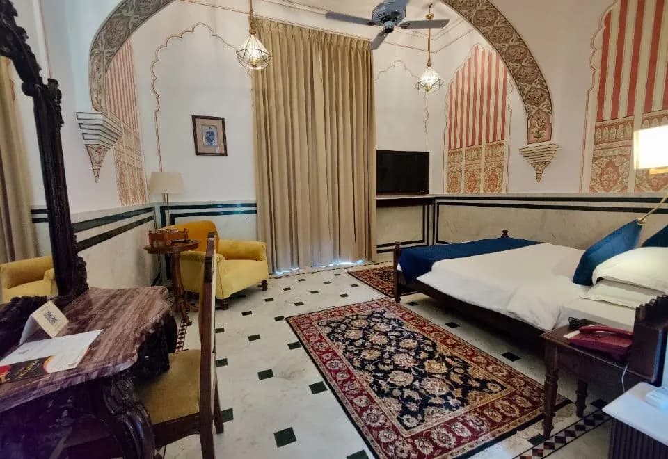 Hotel Narain Niwas Palace