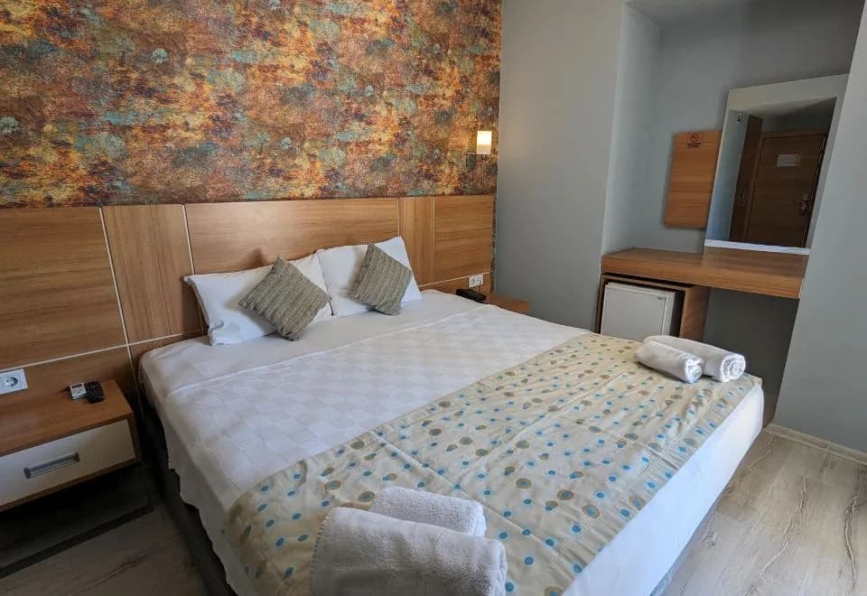 Ramona Hotel