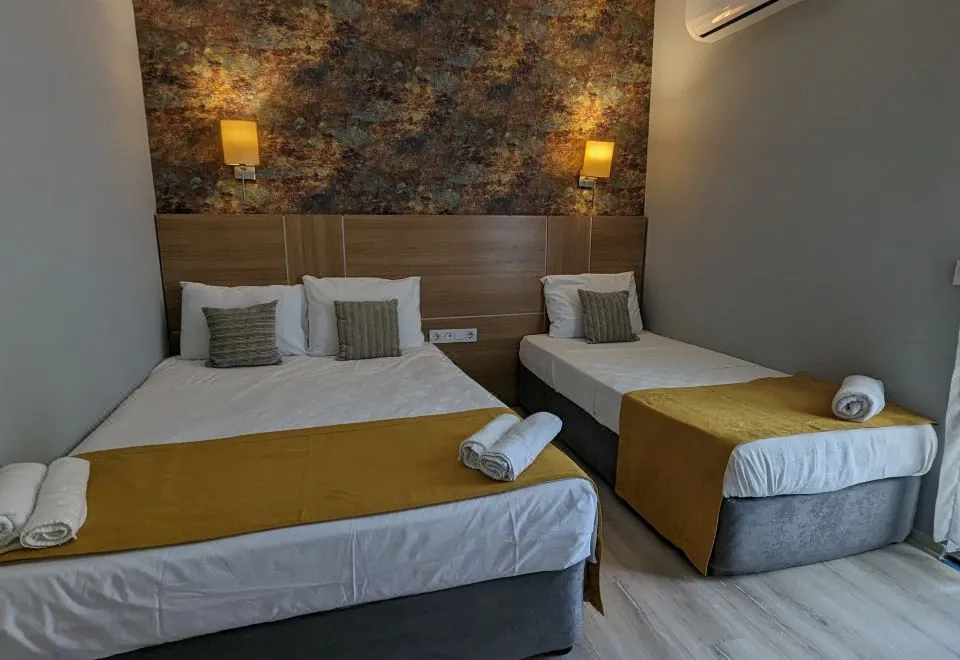 Ramona Hotel