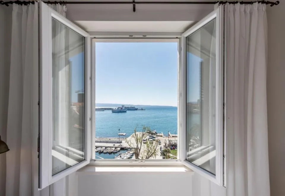 Seaview Luxury Retreat