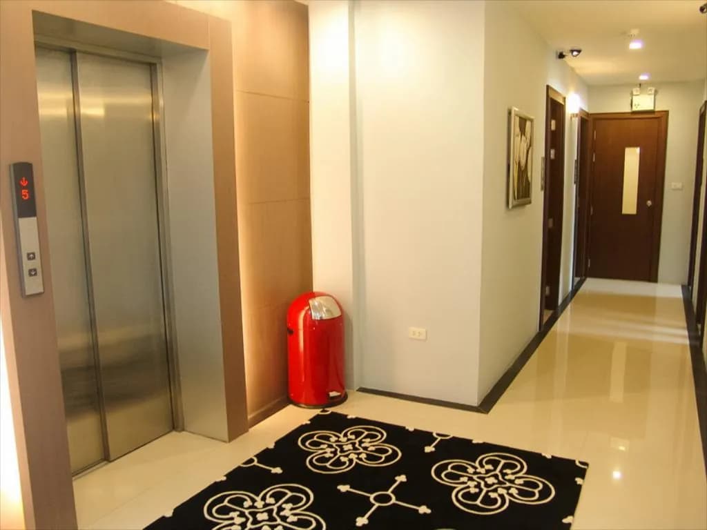 iCheck Inn Silom