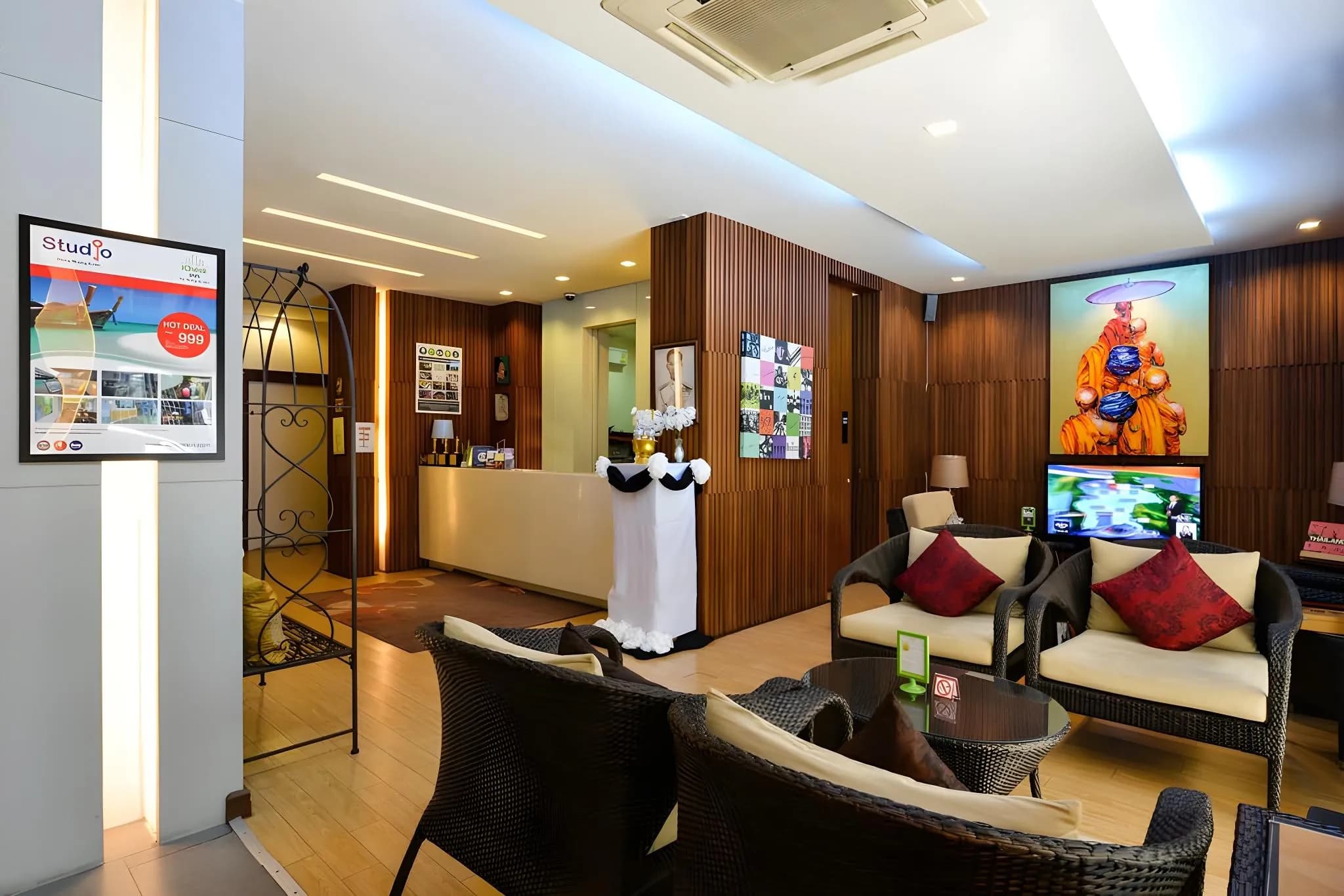 iCheck Inn Silom