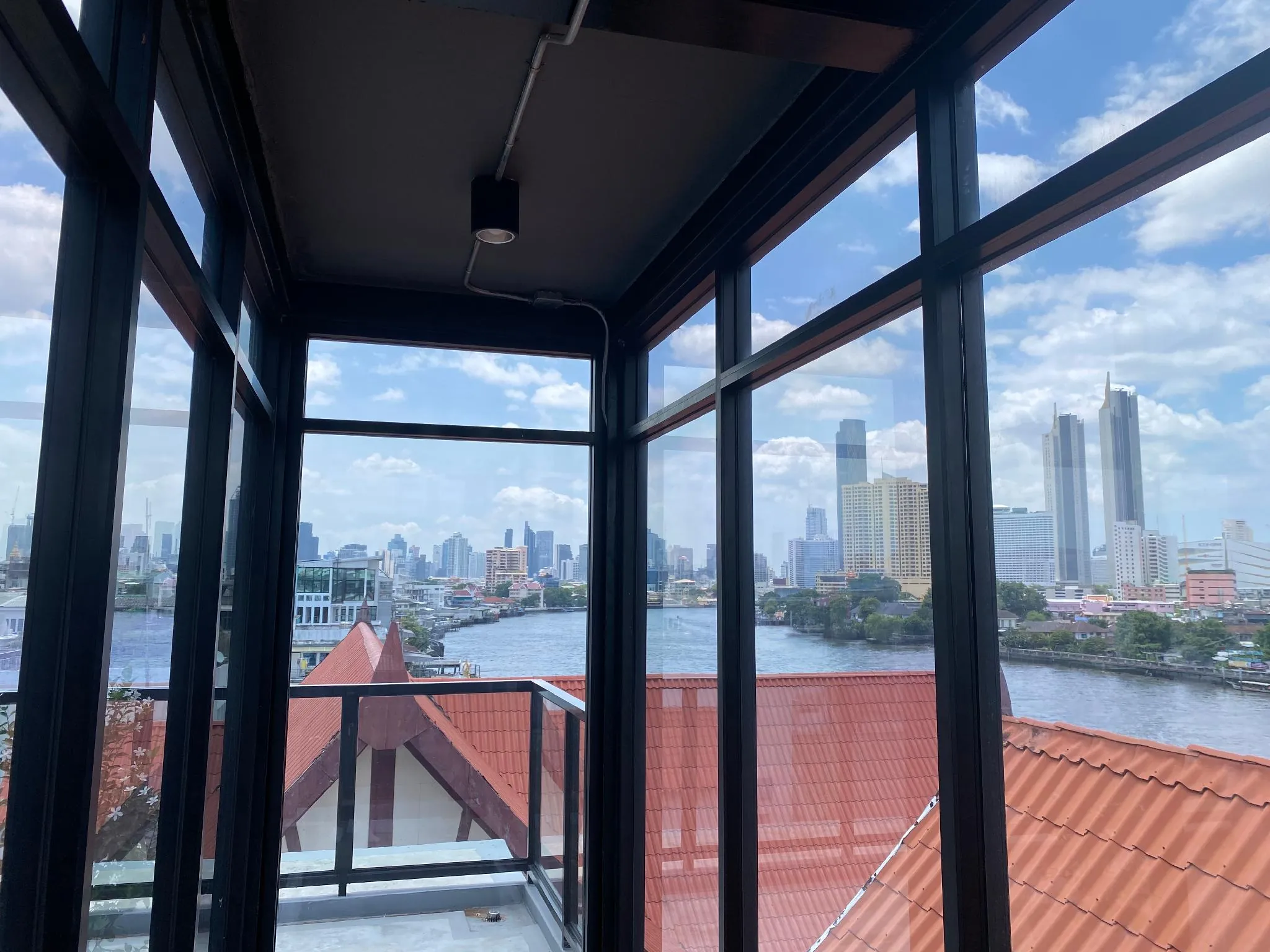 PIER 808 Hostel