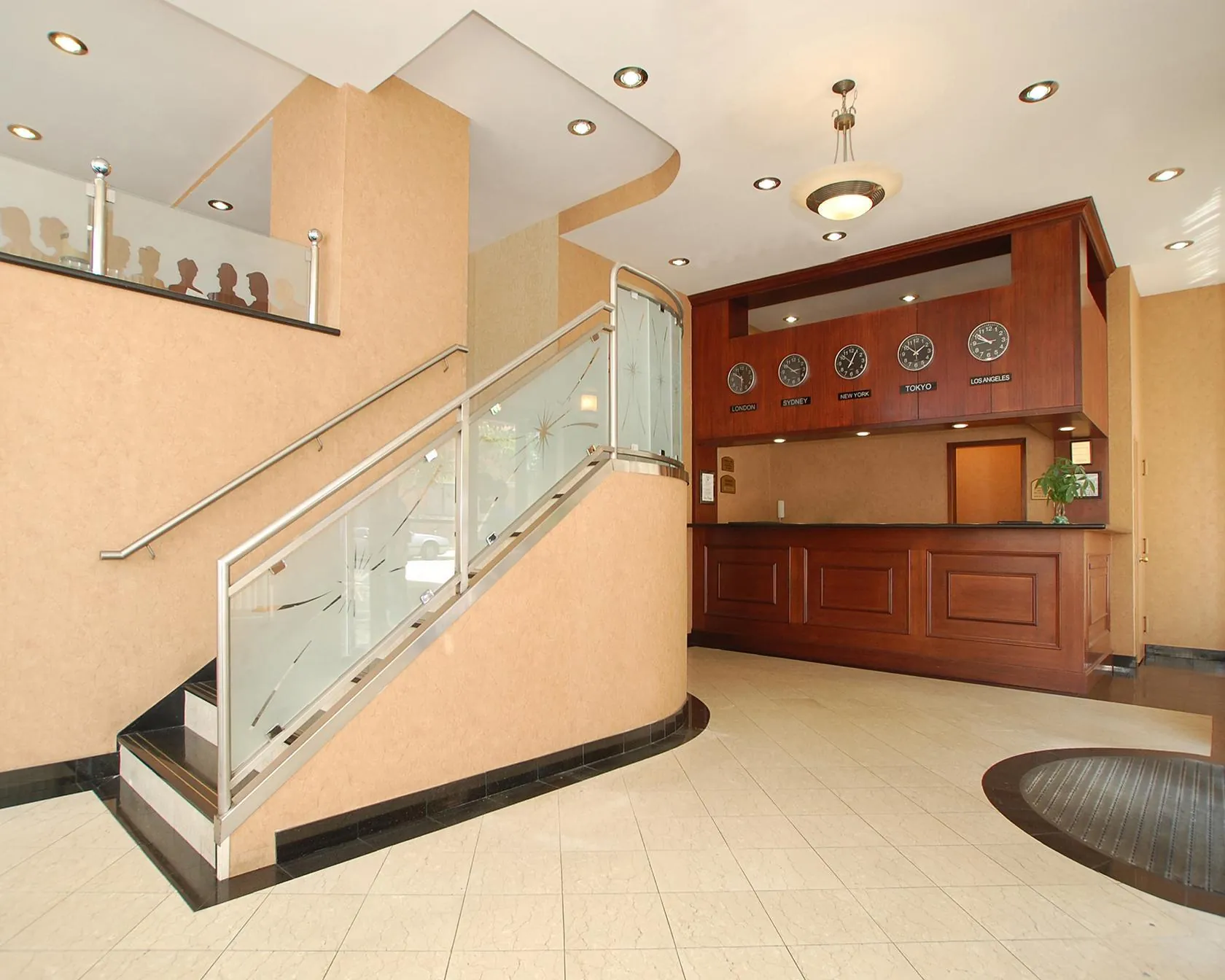 Red Lion Inn & Suites Long Island City