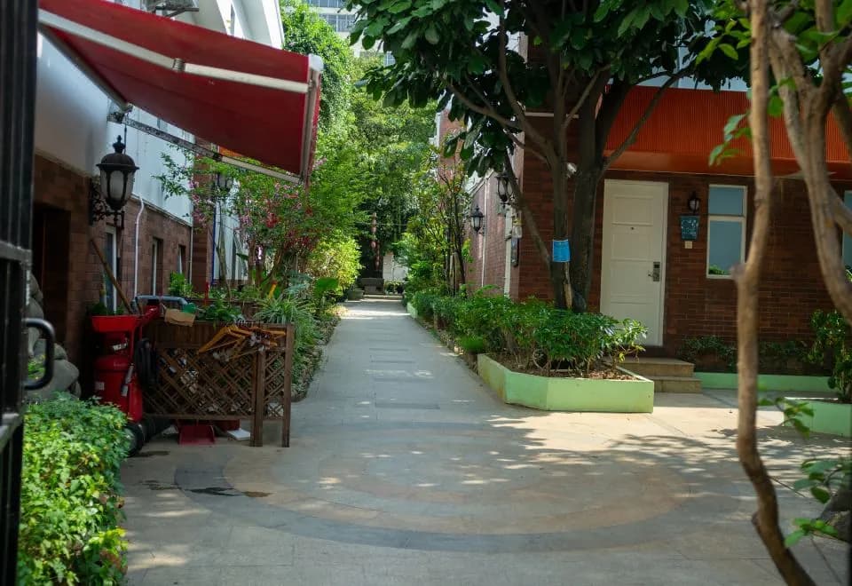 Royal Garden Hotel
