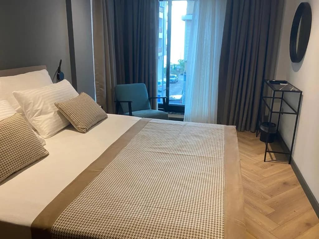 In The Middle Hotel