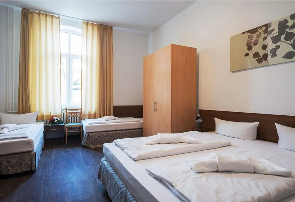 Queens Park Hotel