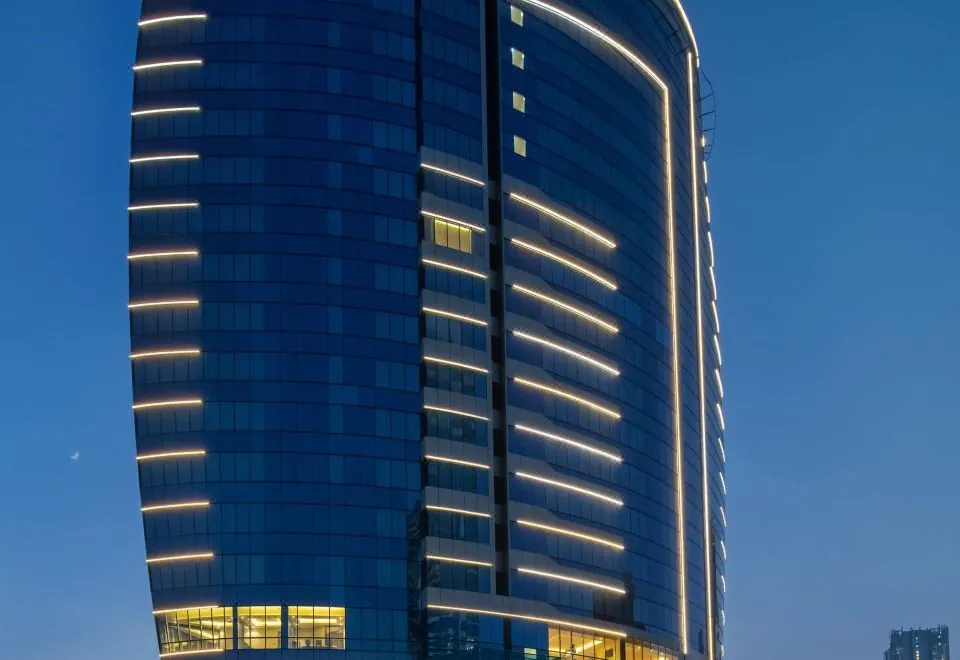 Radisson Blu Hotel, Dubai Canal View
