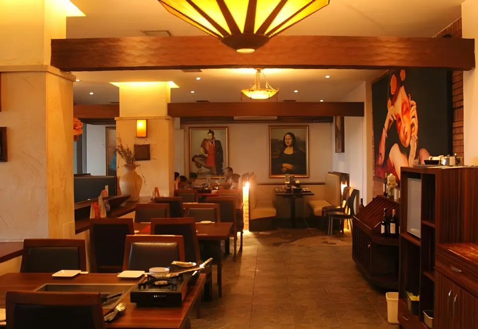 Sama Sama Suites & Restaurant