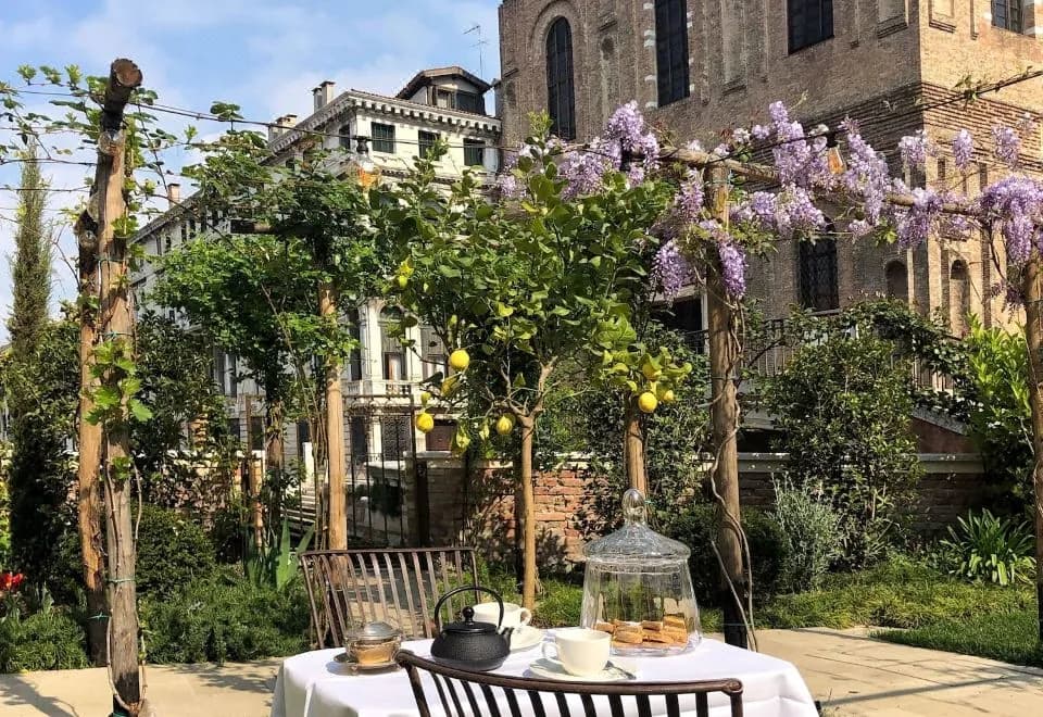 Madama Garden Retreat