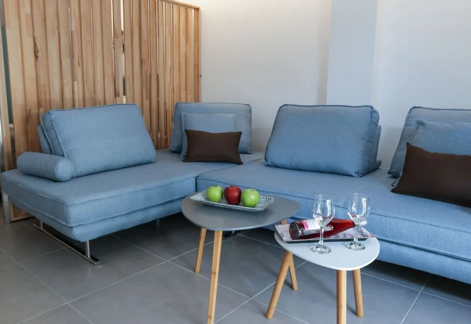 V36 Suites