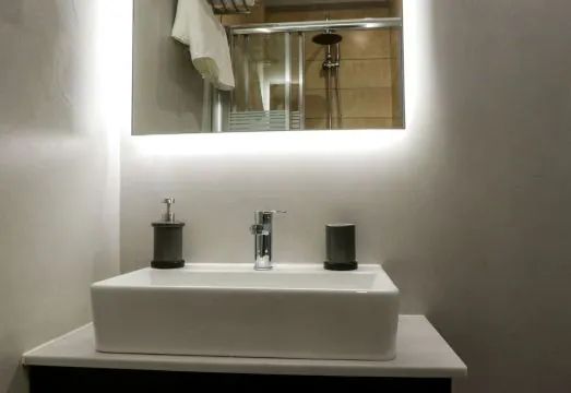 V36 Suites