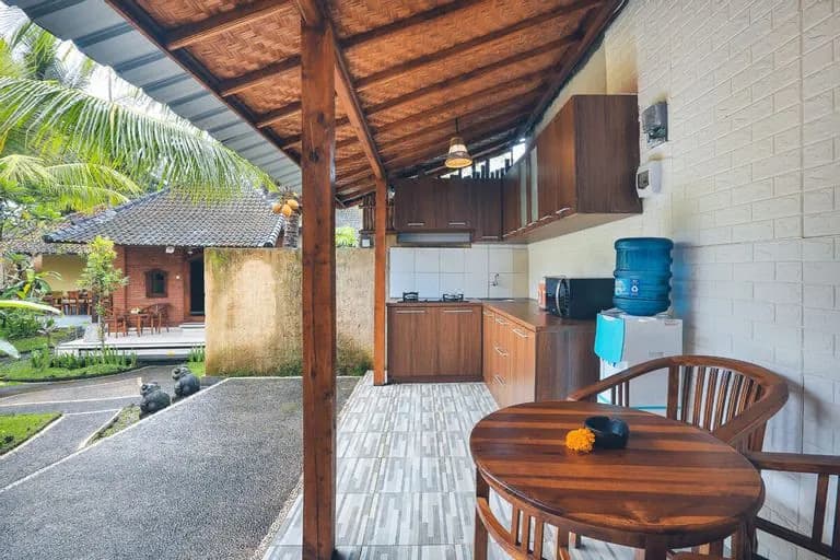 The Alus Cottage and Villa