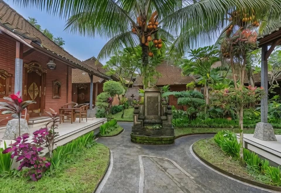 The Alus Cottage and Villa