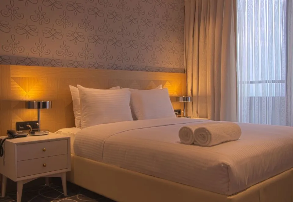 Four-G Hotel
