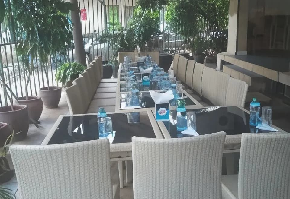 Plus 254 Hotel