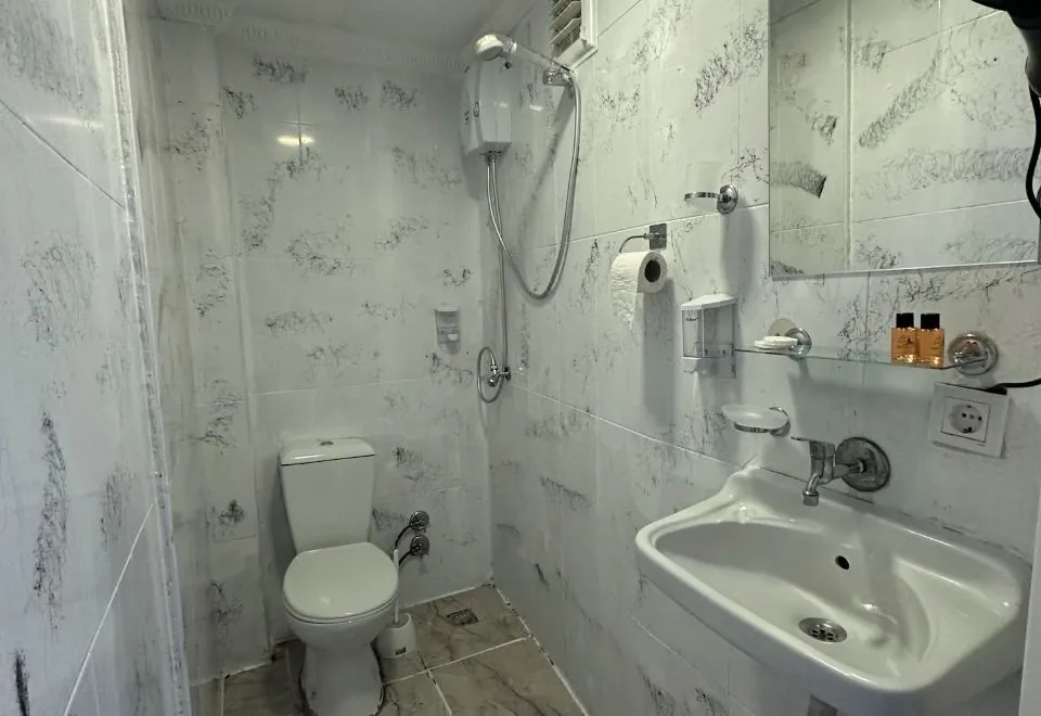 Ada Apartment