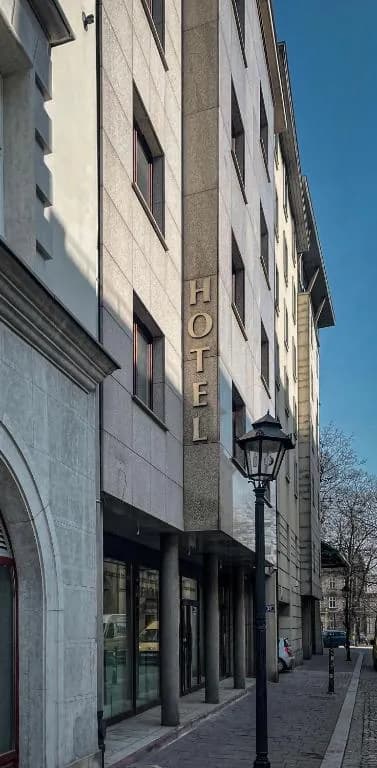 Hotel H12****