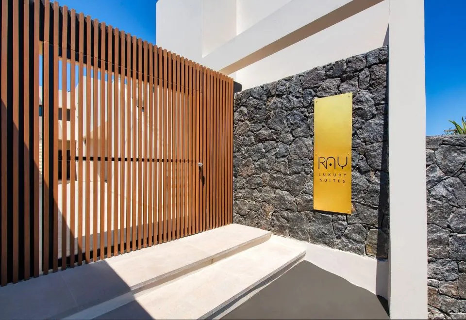 Uma Ray Suites