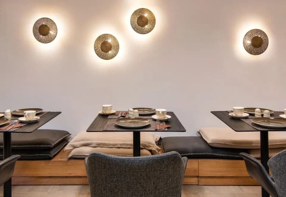 Uma Ray Suites
