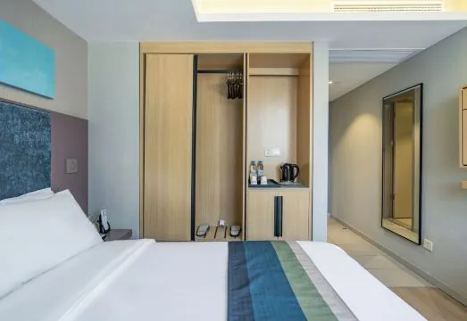 Home Inn Selected (Sinan Road)