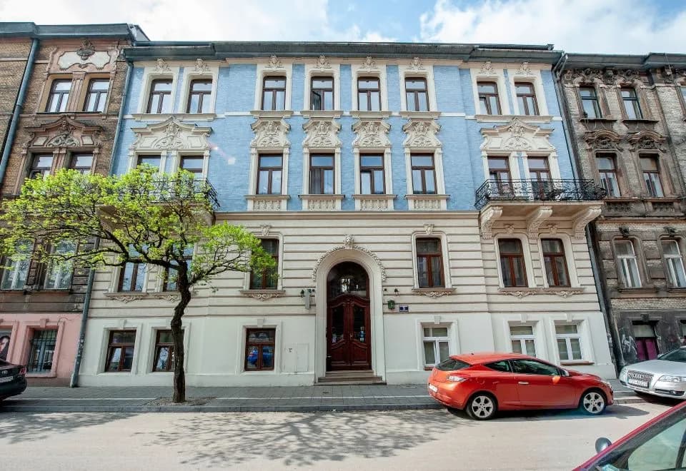 Leone Aparthotel