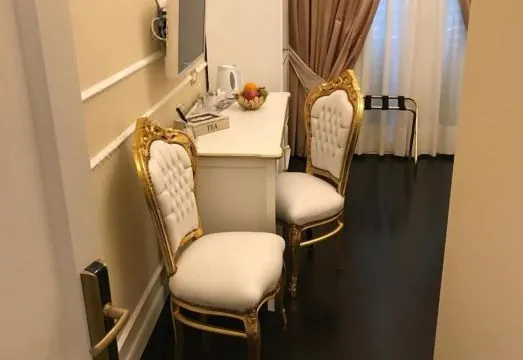 B&B Kingsman