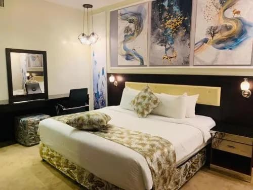 Meral Crown Hotel