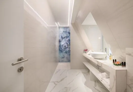 Flos Luxury Rooms