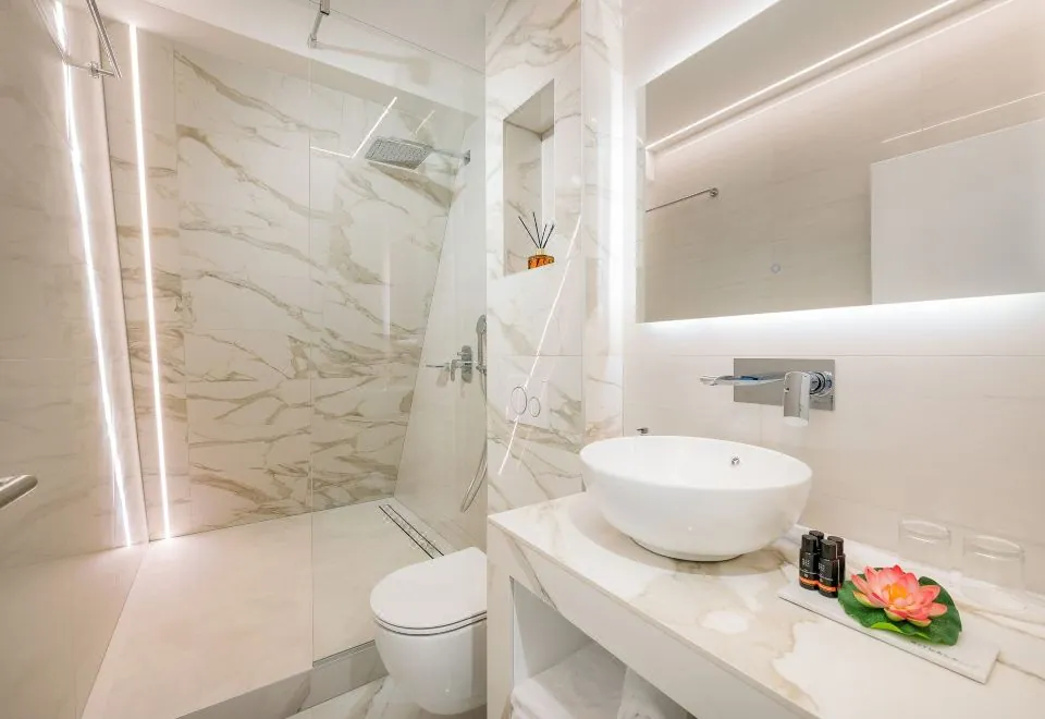 Flos Luxury Rooms