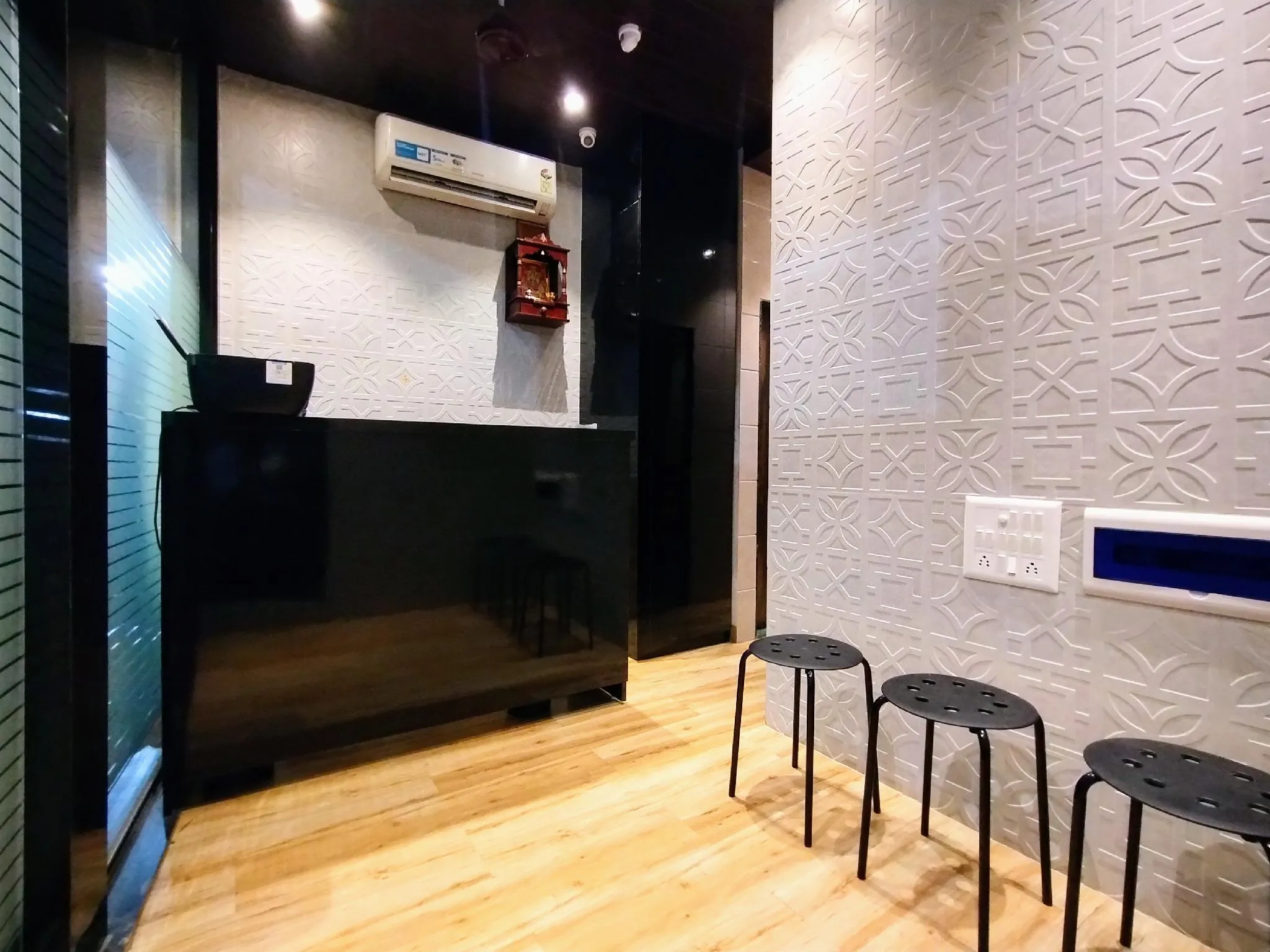 Hotel Eros - Near Mumbai International Airport T2