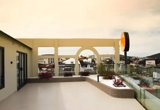 SANDALS LILY HOTEL
