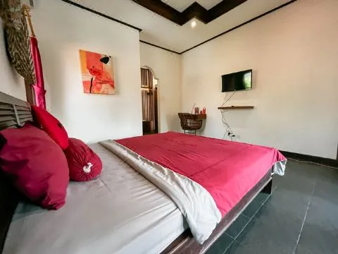 RedDoorz Plus Near Seminyak Square