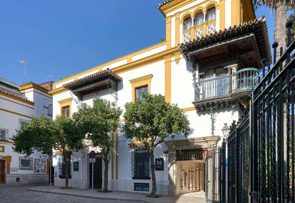 Suites Murillo Plaza Sta. Cruz
