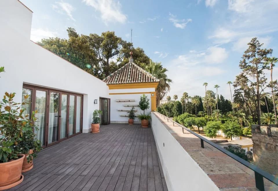 Suites Murillo Plaza Sta. Cruz