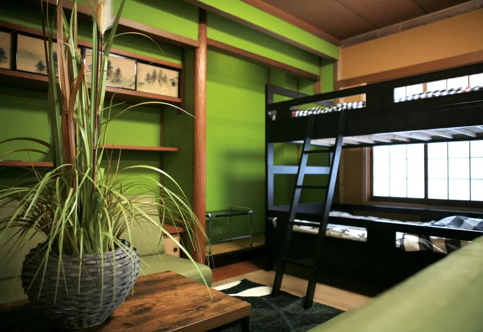 Maru House - Hostel