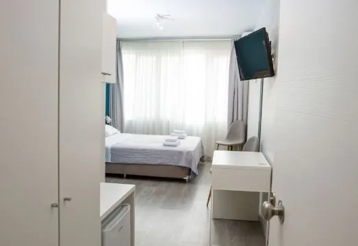 Raise Boutique Rooms in the Center of Athens
