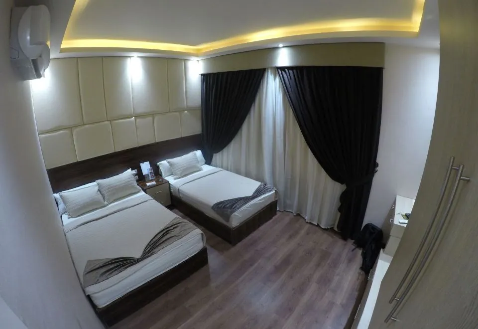 Grand City Hotel