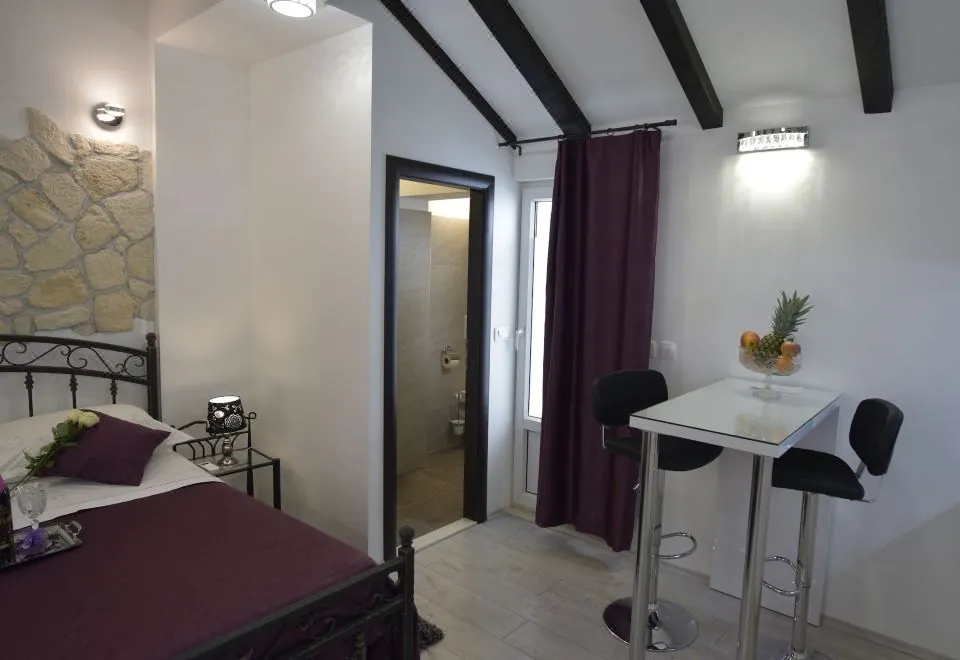 Kuzma Rooms 2