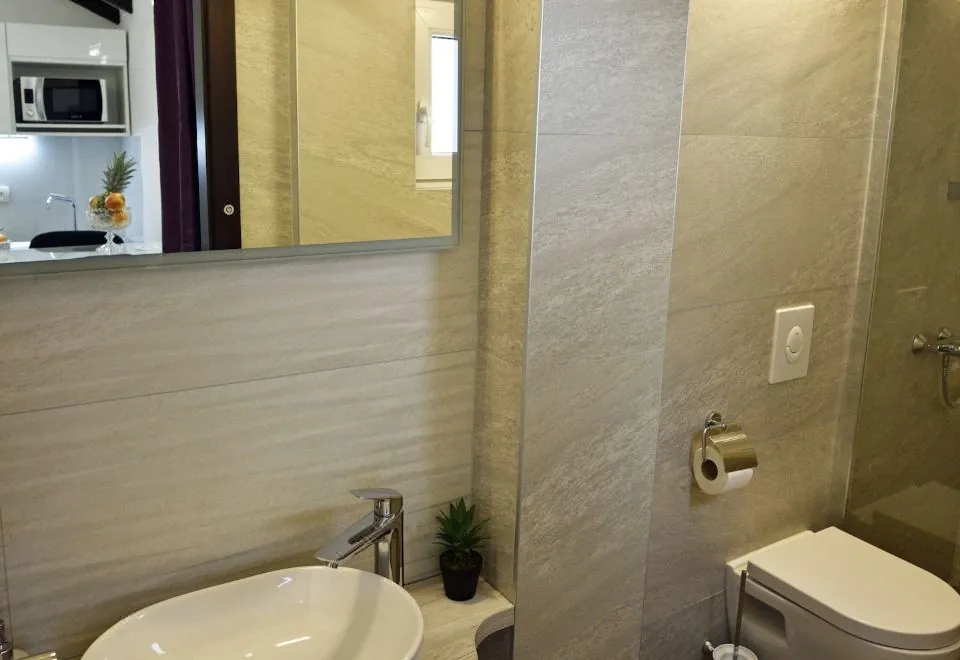 Kuzma Rooms 2