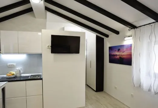 Kuzma Rooms 2