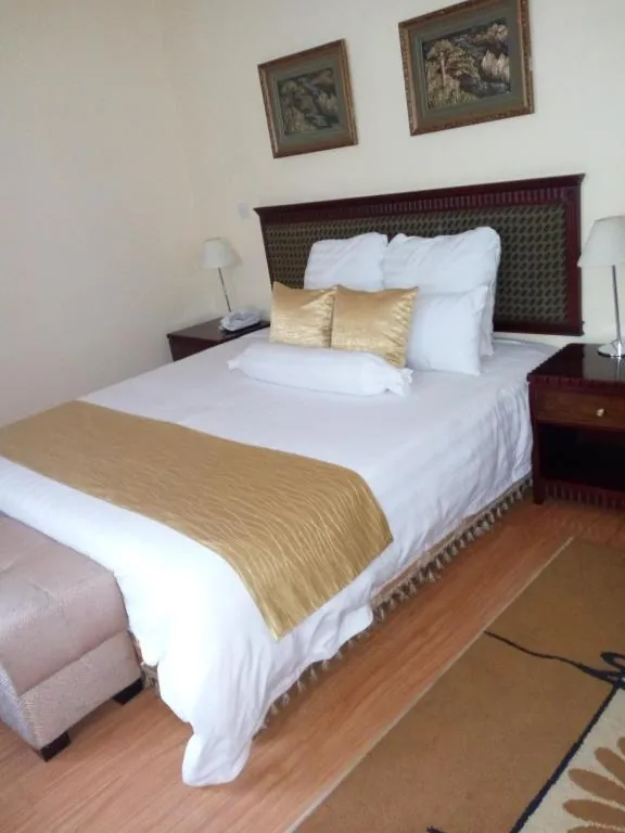 GOLD CREST HOTEL
