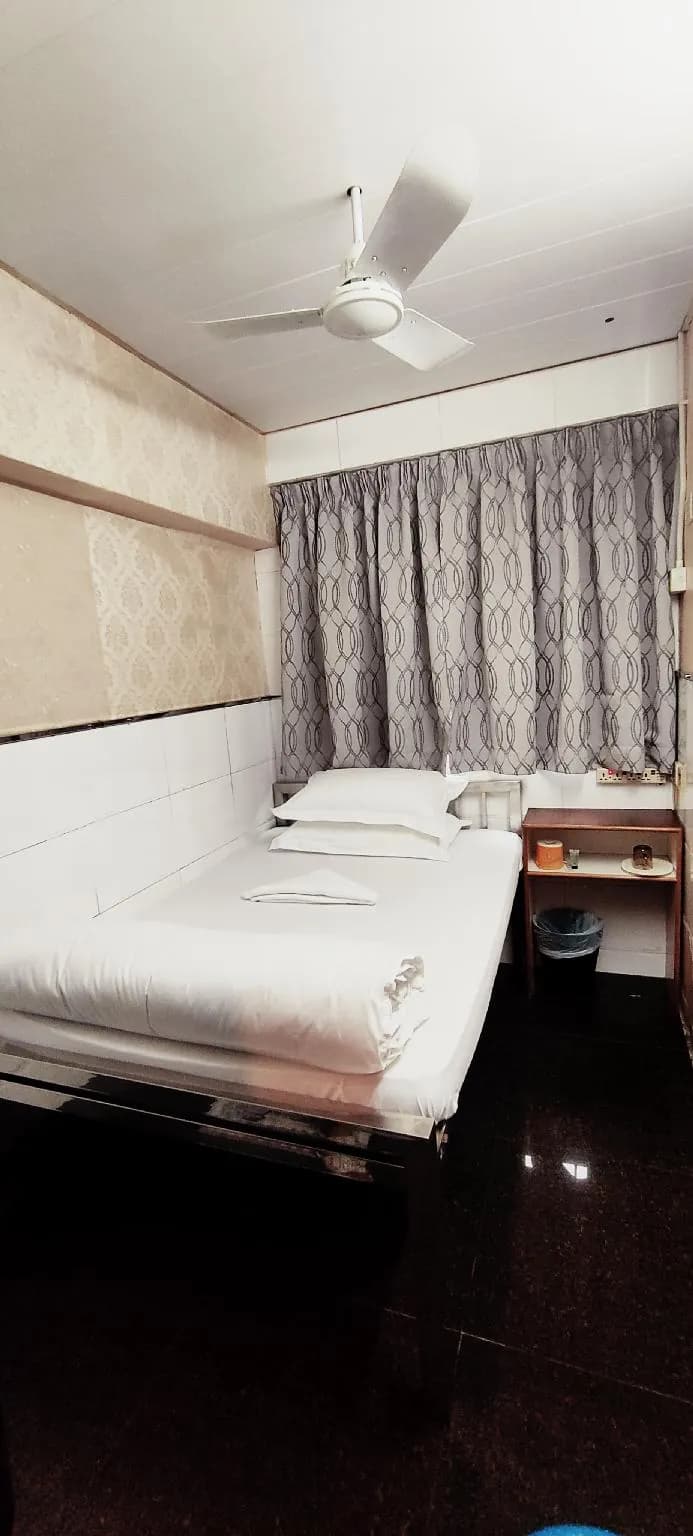 FOUR SEASONS HOSTEL